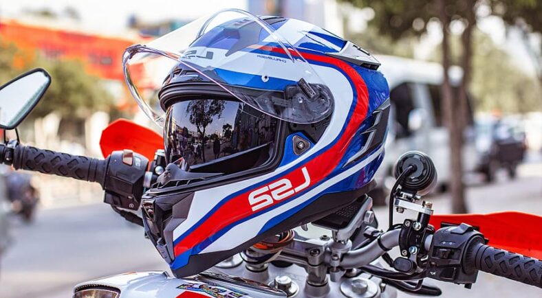 color de casco moto seguridad