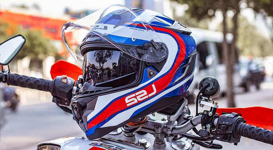 color de casco moto seguridad